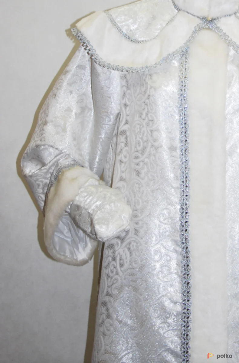 Возьмите СНЕГУРОЧКА длинная с пелериной (парча белая)  напрокат (Фото 1) в Москве