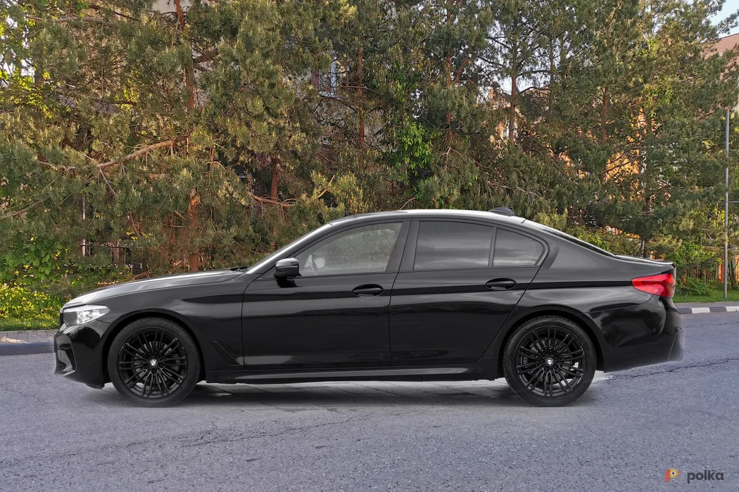 Возьмите BMW 520d xDrive напрокат (Фото 1) в Москве