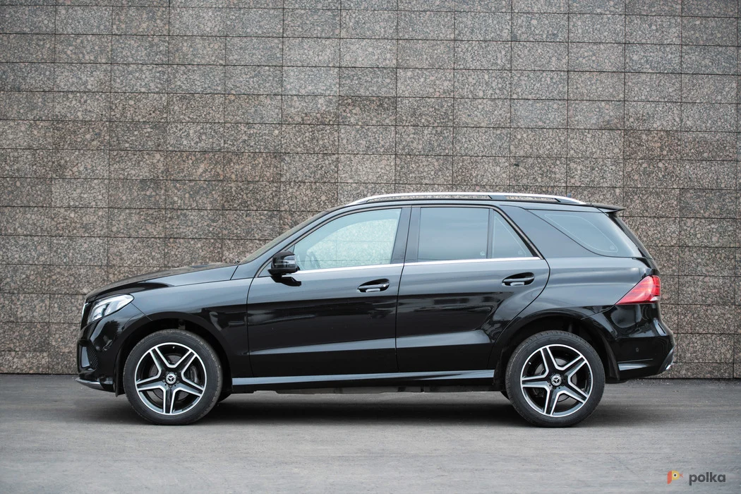Возьмите Mercedes GLE 300D 2018 напрокат (Фото 1) в Москве