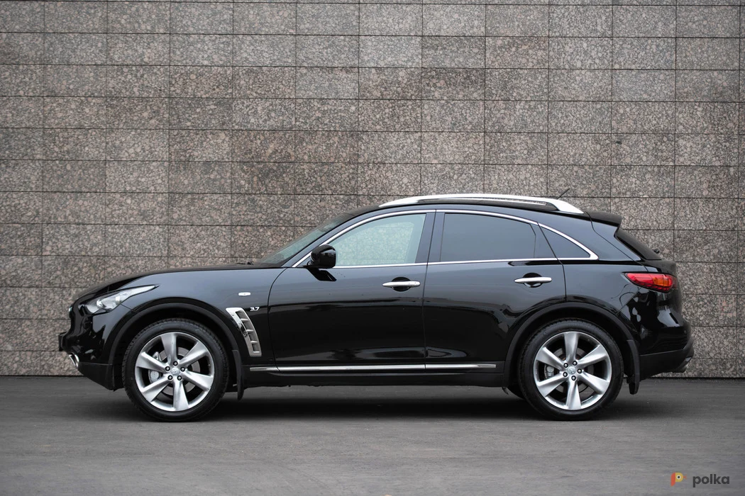 Возьмите Infiniti QX70 напрокат (Фото 1) в Москве