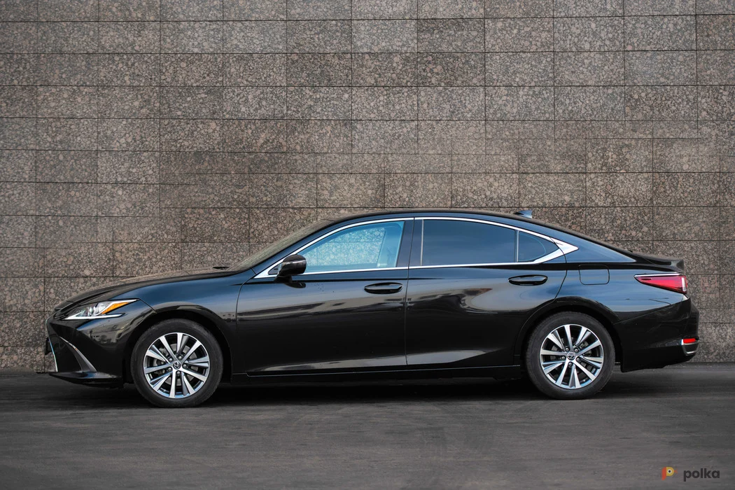 Возьмите Lexus ES 250 напрокат (Фото 1) в Москве