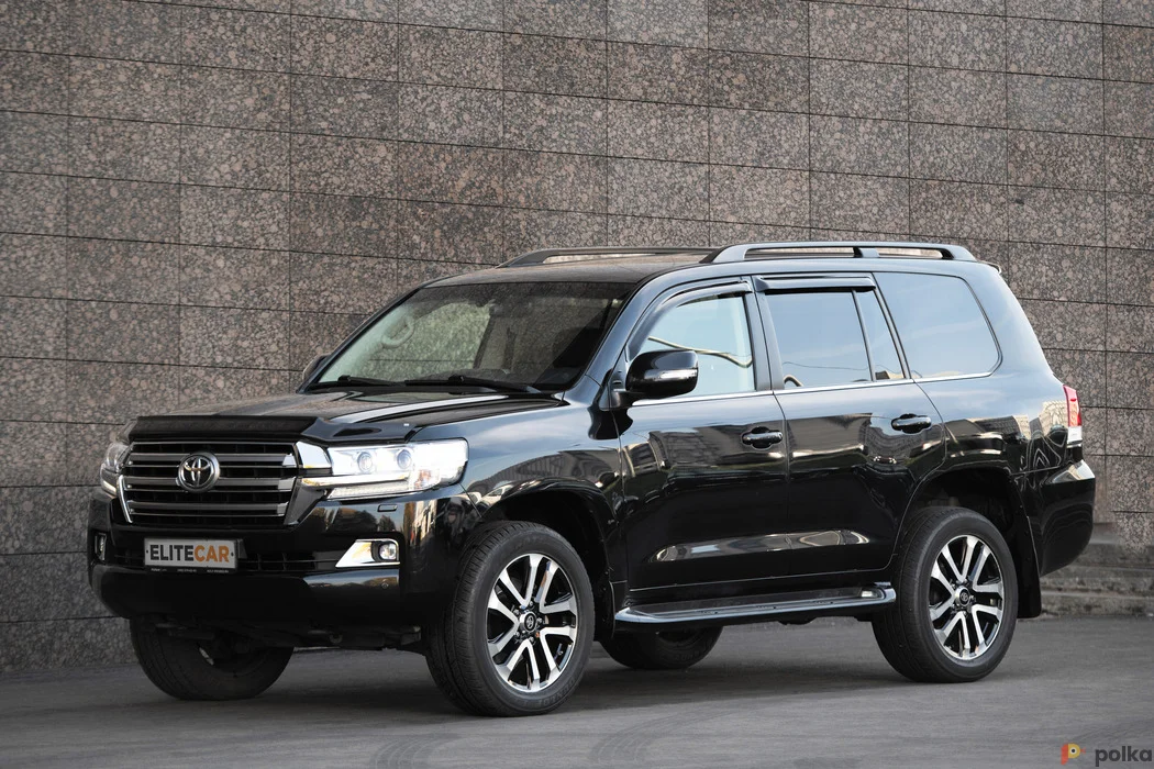 Возьмите Toyota Land Cruiser 200 напрокат (Фото 1) в Москве