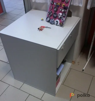 Возьмите Витрина торговая с накопителем+ тумбочка напрокат (Фото 1) в Москве