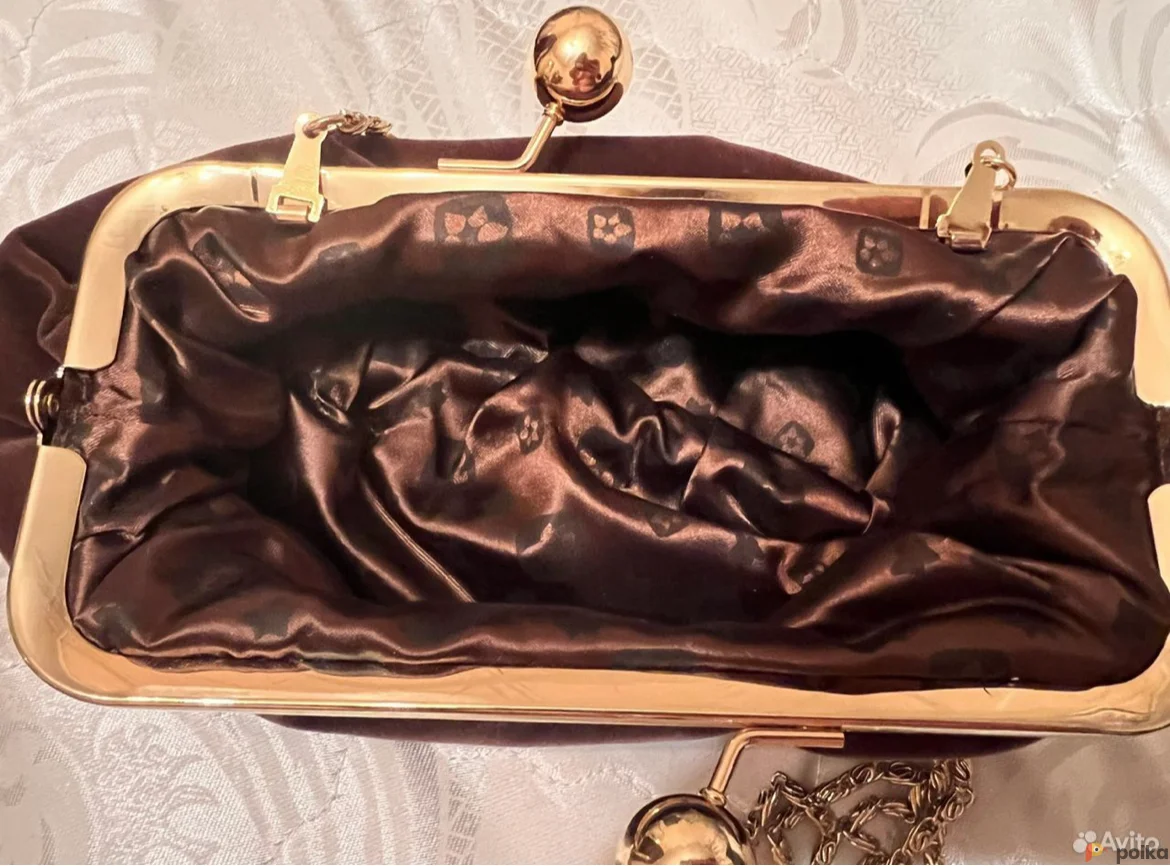 Возьмите Клатч бархатный напрокат (Фото 1) в Москве