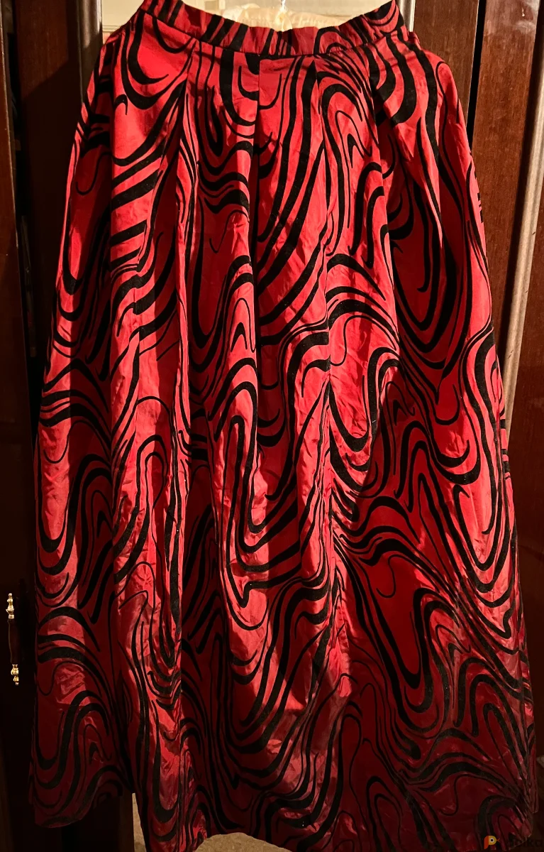 Возьмите Юбка шуршащая  напрокат (Фото 1) в Москве