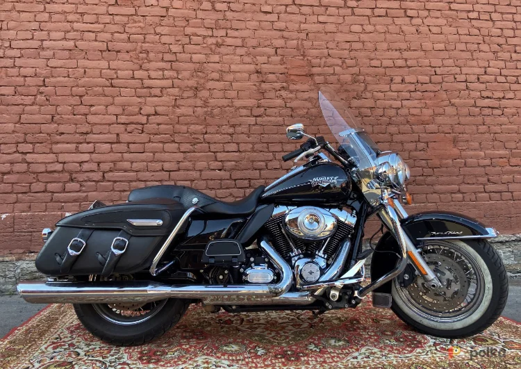 Возьмите Harley Davidson Road King напрокат (Фото 1) в Санкт-Петербурге